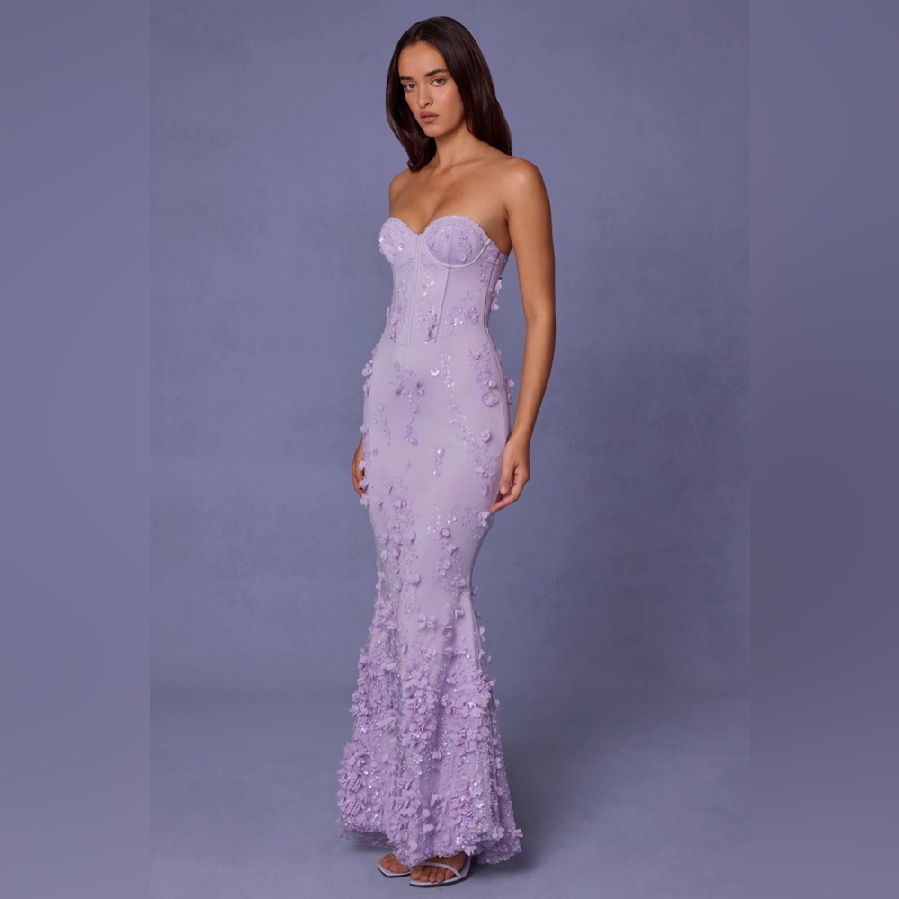Elegant Lavender Strapless Gown